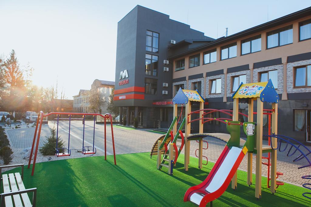 Magnum Hotel Berehove  Exterior photo